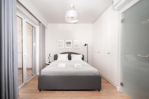 Blue Avra Apartment (Near The Beach)