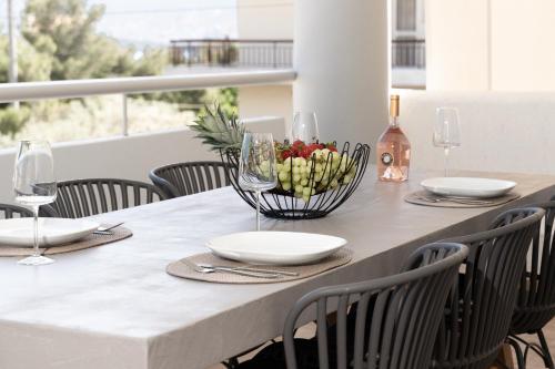 Blue Avra Apartment (Near The Beach)