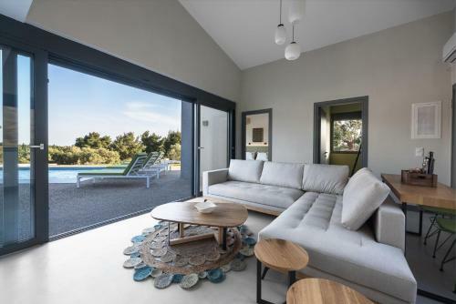 #luxlikehome Theeta Villas Elia