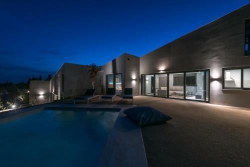 #luxlikehome Theeta Villas Elia