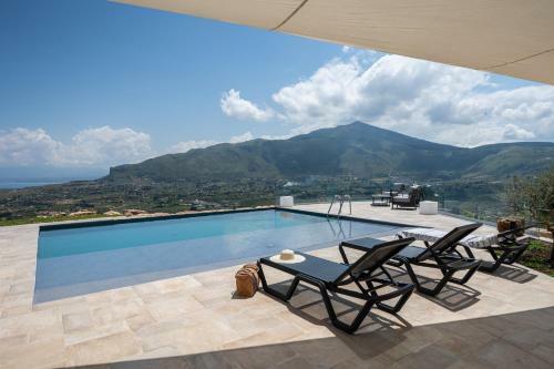 Strepitosa Villa Vista Mare E Piscina A Sarmuci