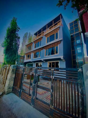 Hotel K2 Residency