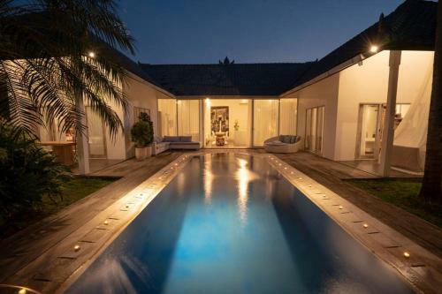 Fully-serviced 2 Bedroom Luxury Villa