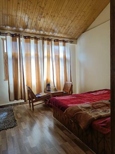 Hotel Marley's Hut