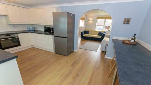 Pebbles Croyde Sleeps 8 4 Bedrooms