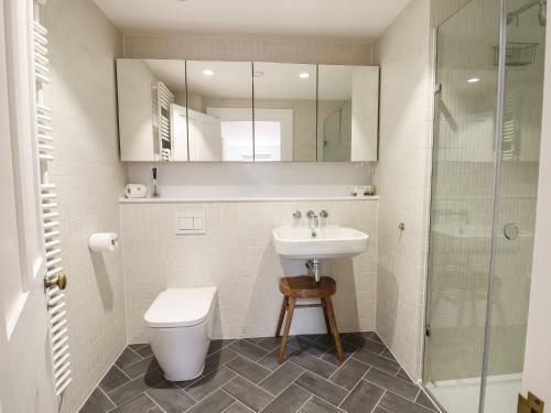 Apartment 3 Royal Dart
