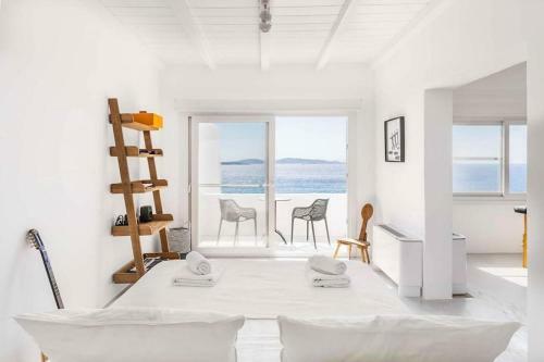 Aleomandra Waterfront Dream Villa