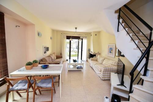 Guedin Sea Side Maisonette