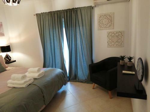 Apartamento De 2 Quartos No Centro De Monte Gordo