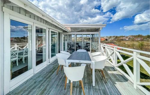 Amazing Home In Dyr�n With Wifi And 3 Bedrooms