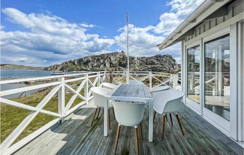 Amazing Home In Dyr�n With Wifi And 3 Bedrooms
