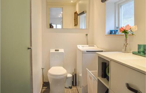 Stunning Home In Str�mstad W/ Wifi And 3 Bedrooms