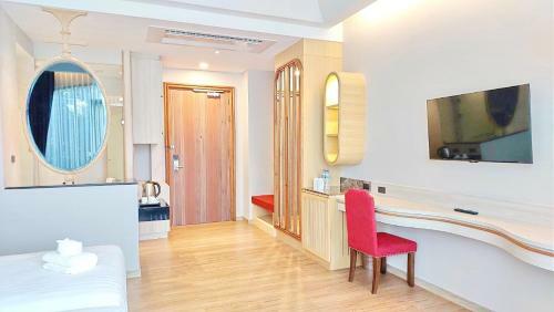 Grand Lord Hotel & Resident