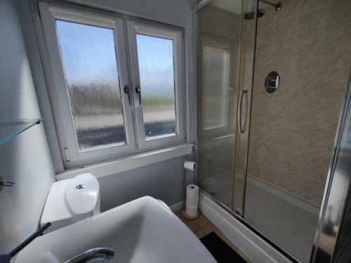 New Fabulous 2bd Maisonette Dunfermline, Fife