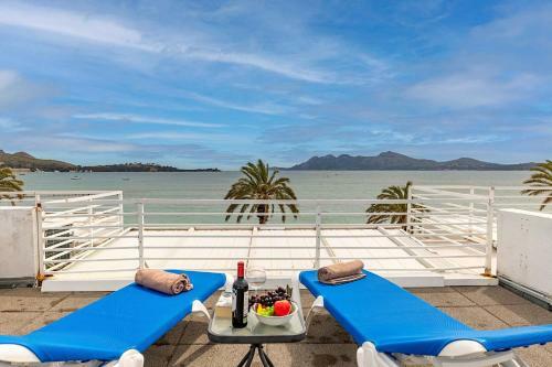 Beachfront Apartment Sivella Mar
