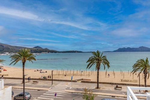 Beachfront Apartment Sivella Mar