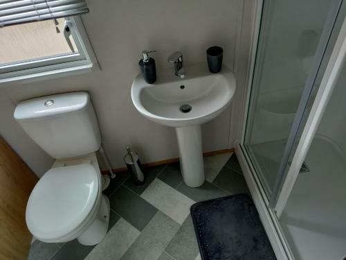Modern 2 Bed Caravan In Forfar Scotlan