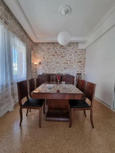 Hall Apartments & Rooms - Ath Airport