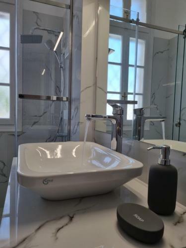 Hall Apartments & Rooms - Ath Airport
