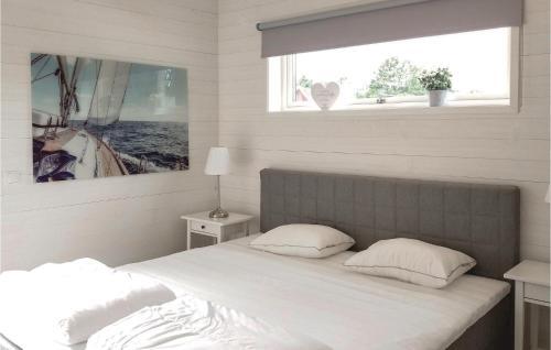 Three-bedroom Holiday Home In Kopingsvik