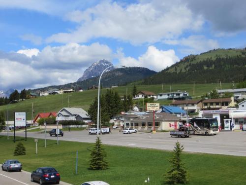Best Canadian Motor Inns - Coleman