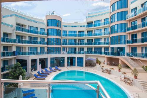 Aquamarine Apartments