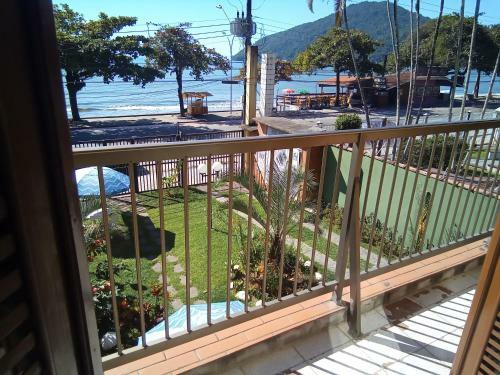 Apartamento 2 Dormit�rios Ubatuba Frente P Mar