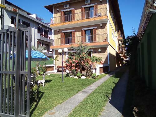 Apartamento 2 Dormit�rios Ubatuba Frente P Mar