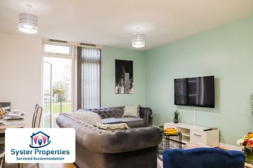 Watkin Heights- 5 Bed Lovely Home/ Groups/work /families