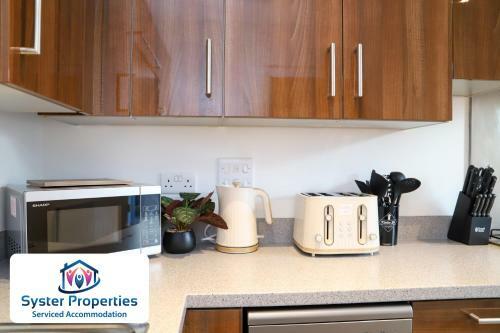 Watkin Heights- 5 Bed Lovely Home/ Groups/work /families
