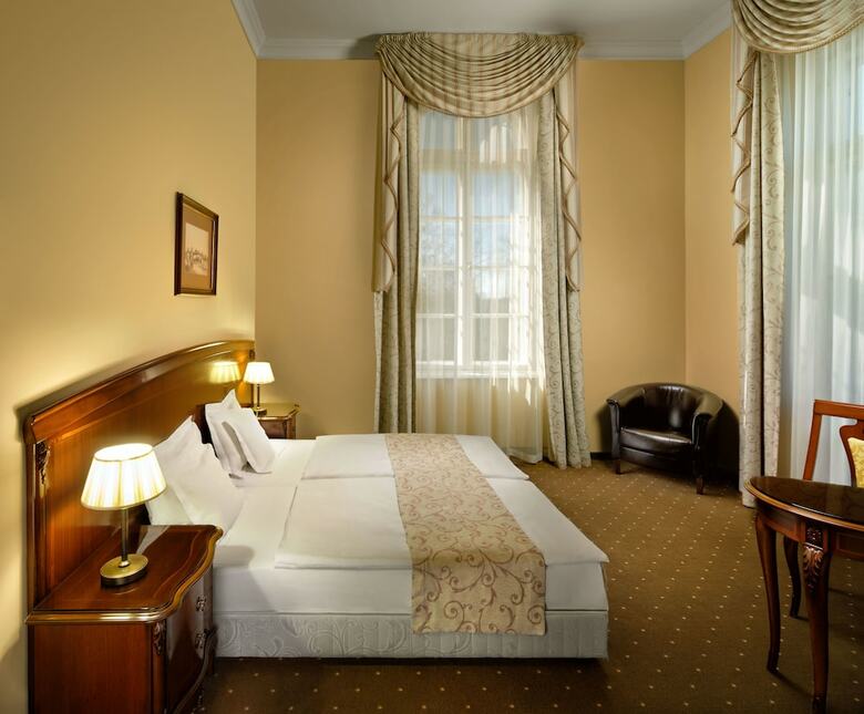 La Contessa Castle Hotel