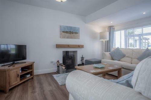 Coastland Cottage - 2 Bedroom Cottage - Manorbier