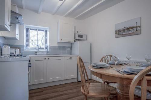 Coastland Cottage - 2 Bedroom Cottage - Manorbier