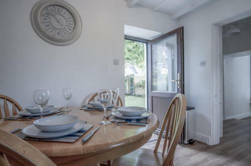 Coastland Cottage - 2 Bedroom Cottage - Manorbier
