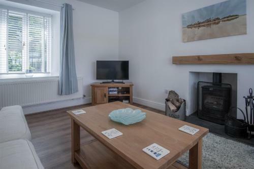 Coastland Cottage - 2 Bedroom Cottage - Manorbier