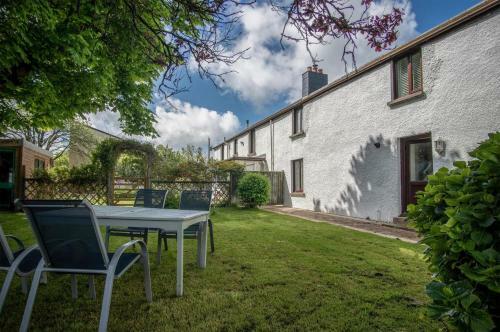Coastland Cottage - 2 Bedroom Cottage - Manorbier