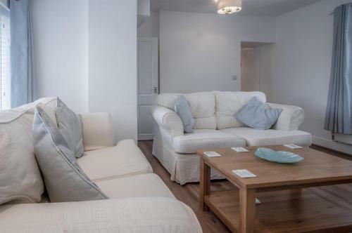 Coastland Cottage - 2 Bedroom Cottage - Manorbier