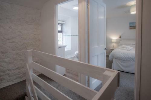 Coastland Cottage - 2 Bedroom Cottage - Manorbier