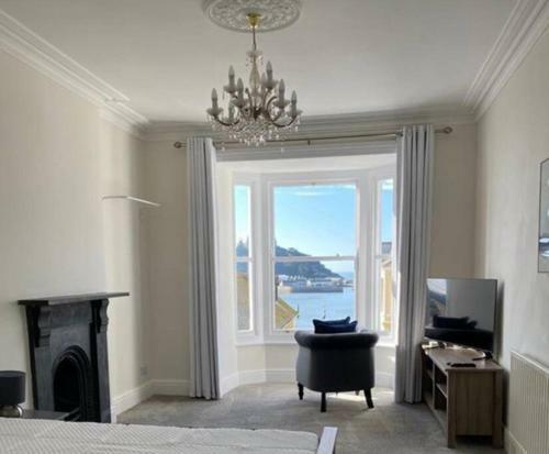 Castle View - Stunning 6 Bedroom Coastal Townhouse