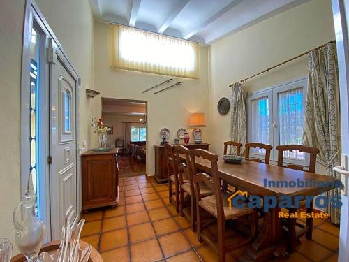 Chalet Con Piscina En Moj�car Playa