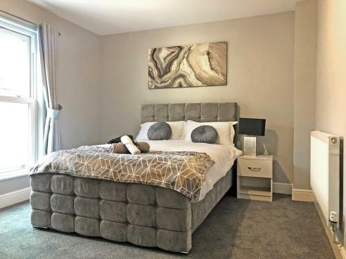 Apartamento Spacious & Contractors & Free Parking & Central Location