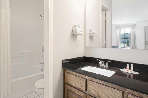 Hotel Baymont Inn & Suites