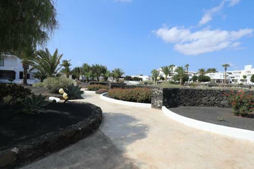 Casa Linda 2 Bed Apartment In Costa Teguise