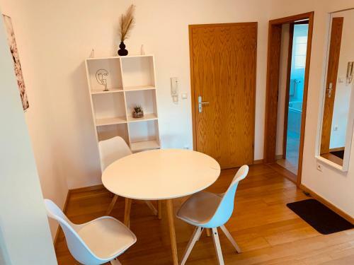 Apartamento Modern & Cozy 2 Zimmer Wohnung, Balkon, Parkplatz