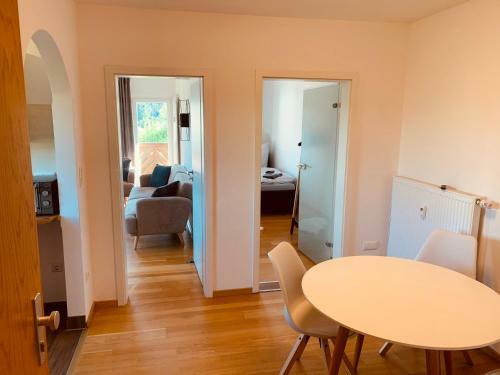 Apartamento Modern & Cozy 2 Zimmer Wohnung, Balkon, Parkplatz