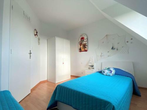 Maison Cl�der, 4 Pi�ces, 6 Personnes - Fr-1-625-2