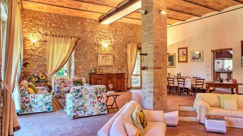 Villa Casale Cicognola 12