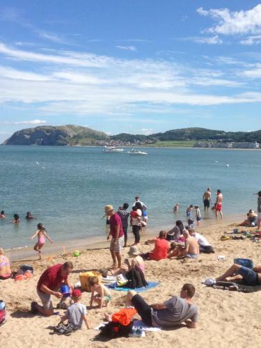 Hostal Clifton Villa Guest House