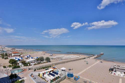 Ambasciatori Hotel - Davanti A Noi Solo Il Mare