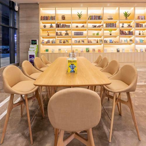 Kyriad Hotel Heyuan Taoyuan International Store